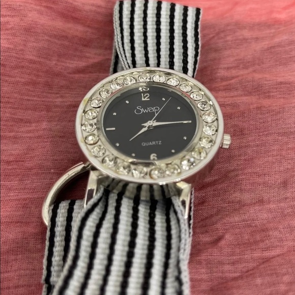 Women’s Fashion Watch/Bling - Picture 2 of 5